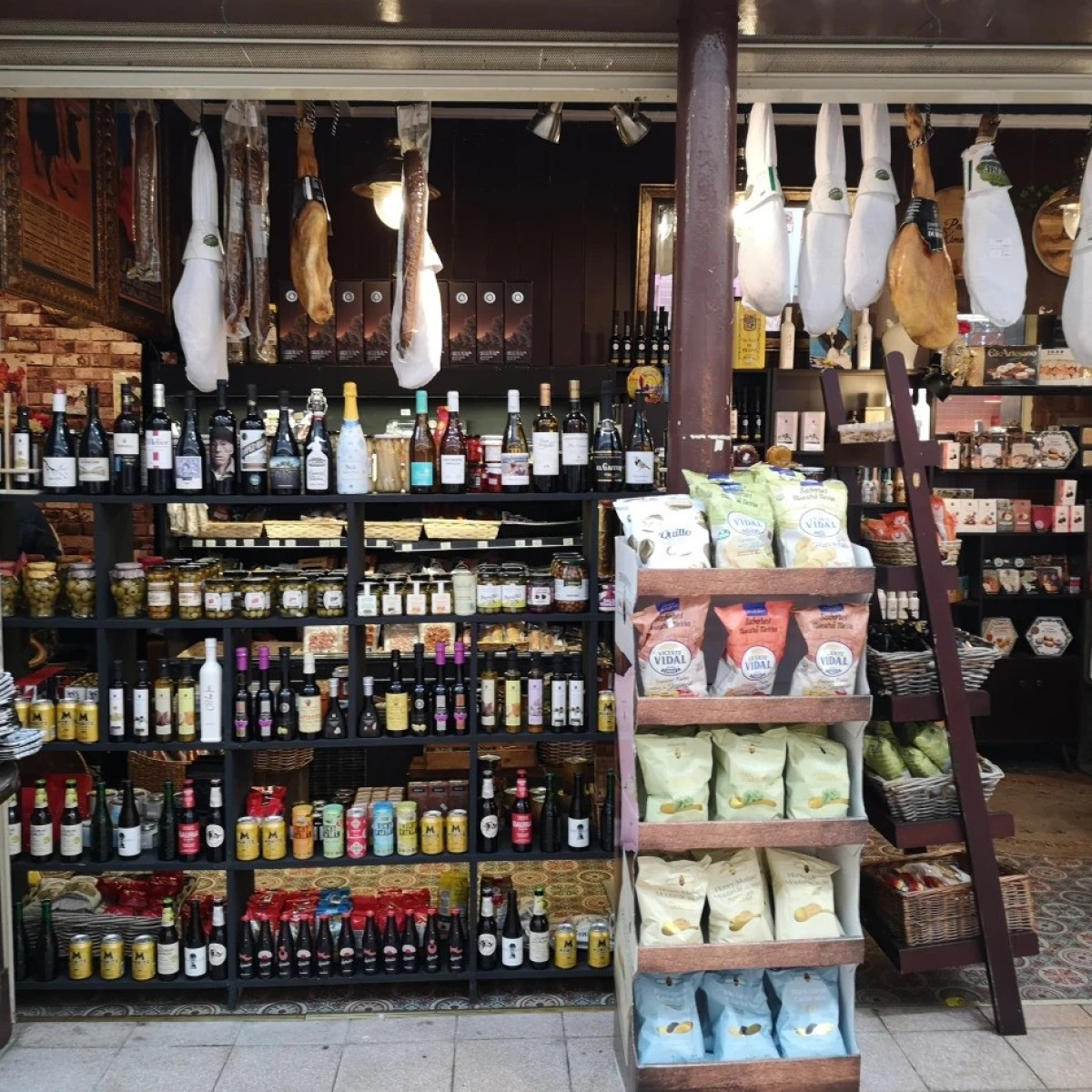 La Casa Delicatessen